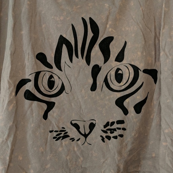 Tee - Picture 1 of 2